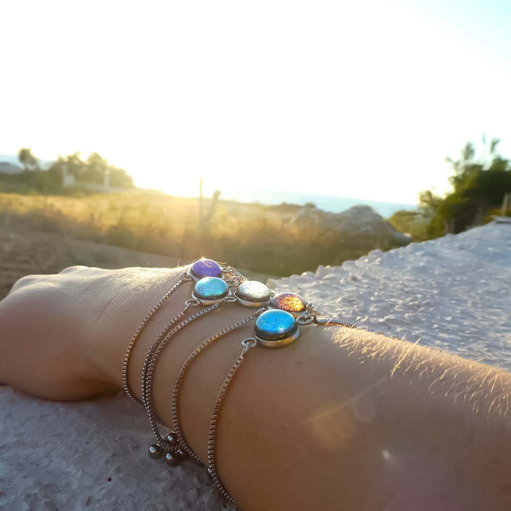 BRACELET EMERAUDE ~ IRIS BLUE | ST. STEEL | PERFECT FIT | REFLET[proBRACELET EMERAUDE ~ IRIS BLUEduct_vendor]MicrocosmosPRODUCT INFORMATION

Exclusive Microcosmoses Glass Reflet™
Base: Stainless Steel Perfect Fit adjustable slide closure up to 9", 22 cm.

Bracelet chain thickness 2 mmBRACELET STEEL