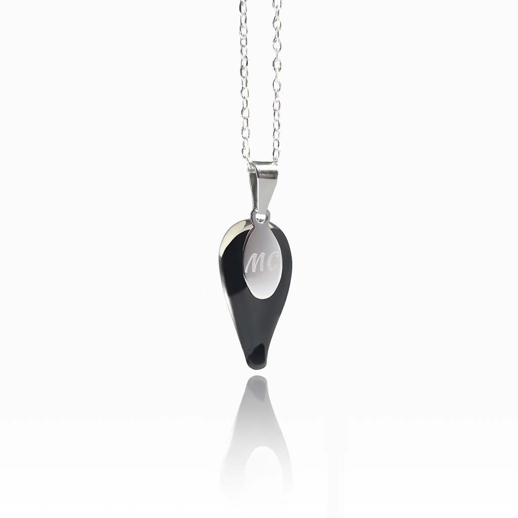 NECKLACE EMERAUDE ~ IRIS BLUE | DROP | REFLET[proNECKLACE EMERAUDE ~ IRIS BLUEduct_vendor]MicrocosmosPRODUCT INFORMATION

Exlusive Microcosmoses Glass Reflet
Bead size length: 20 mm/ 0.8" |  width: 12 mm/ 0.5"

Base chain: Sterling Silver 925 ~ Stainless Steel 
ChaiNECKLACE