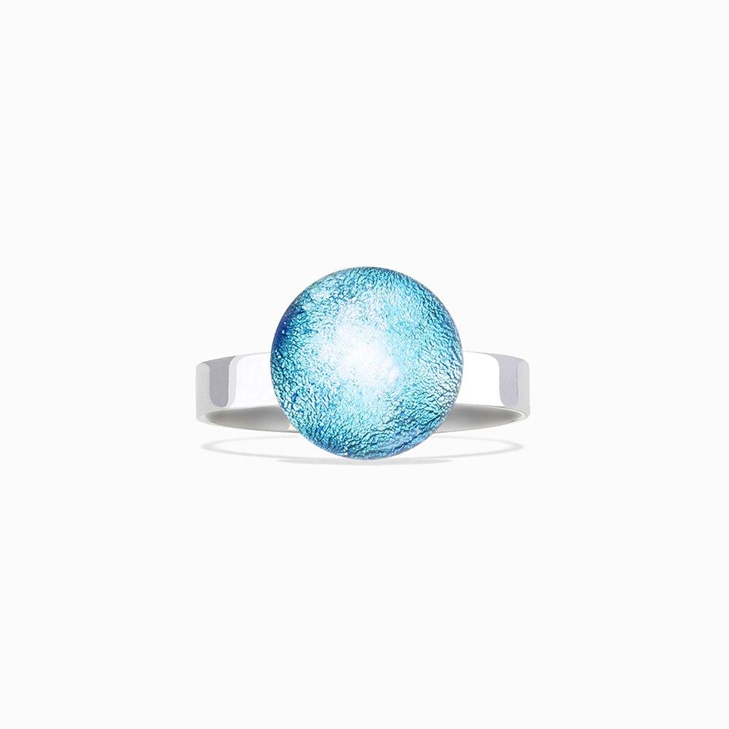 RING TURQUOISE ~ NIGHT BLUE | ECLIPSE | REFLET[proRING TURQUOISE ~ NIGHT BLUEduct_vendor]MicrocosmosPRODUCT INFORMATION 

Exclusive Microcosmoses Glass Reflet™
Base: Stainless Steel 
Bead size: 12~14 mm / 0.47"~0.55"


Free Gift Box 


The  Microcosmoses Reflet  StRINGS GLASS REFLET